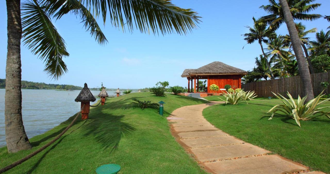 Fragrant Nature Backwater Resort & Ayurveda Spa Kollam Exterior photo