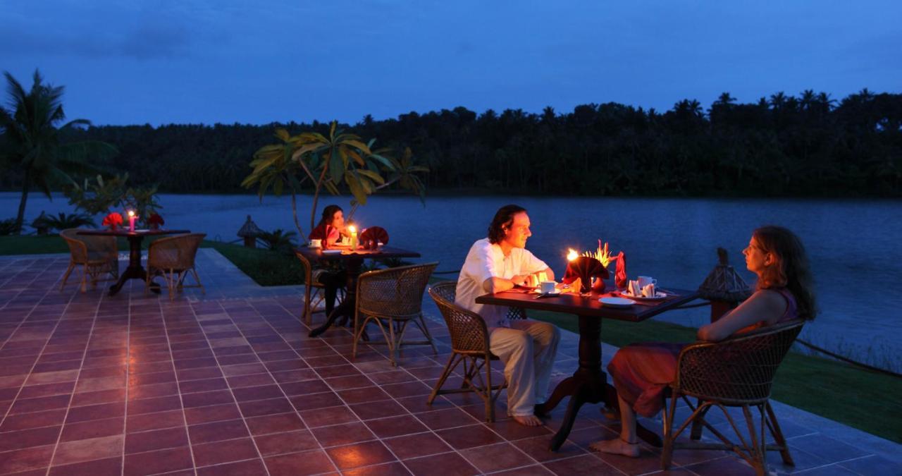 Fragrant Nature Backwater Resort & Ayurveda Spa Kollam Exterior photo