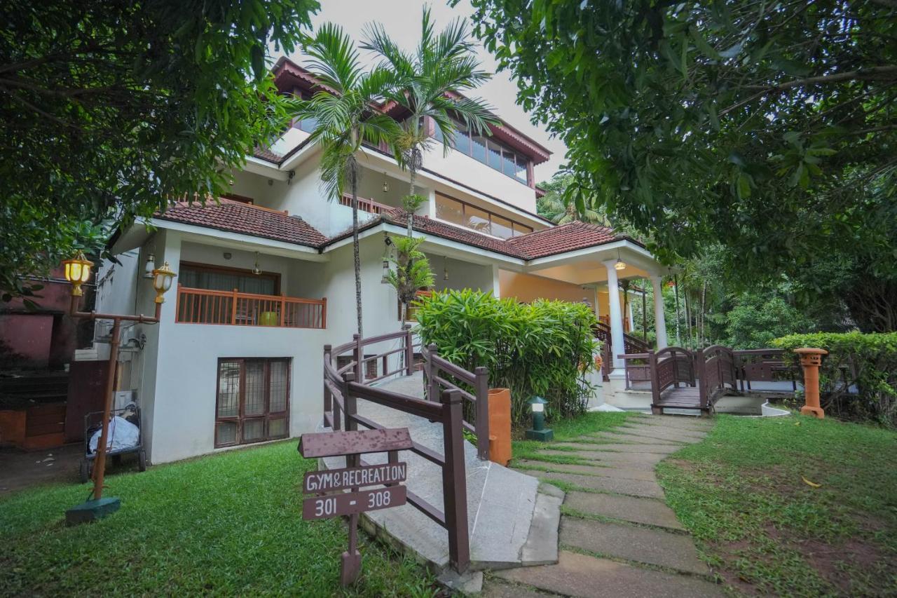 Fragrant Nature Backwater Resort & Ayurveda Spa Kollam Exterior photo