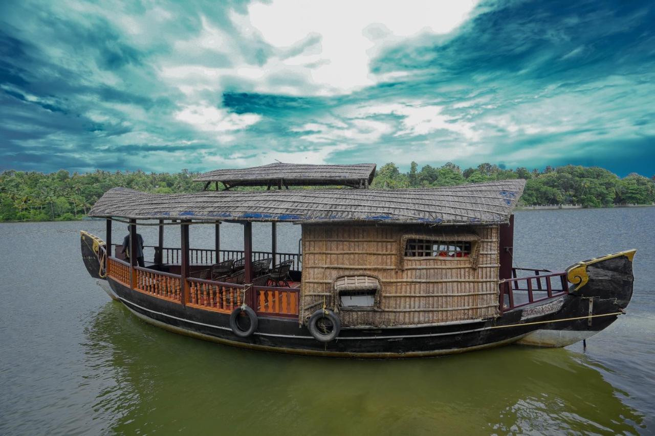 Fragrant Nature Backwater Resort & Ayurveda Spa Kollam Exterior photo