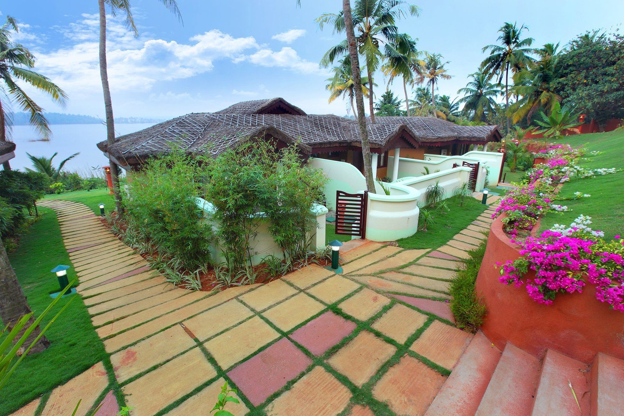 Fragrant Nature Backwater Resort & Ayurveda Spa Kollam Exterior photo